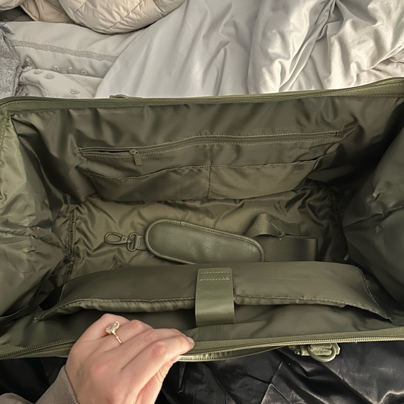 Beis Weekender Bag - Picture 3 of 4